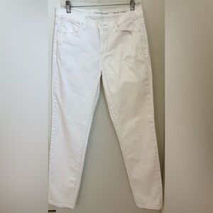 Calvin Klein Women's White/Off White Ultimate Skinny Jeans Stretchy